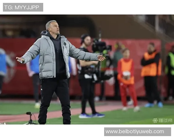 恩里克坚定支持舍瓦利耶：后卫失误不影响我们对他的信任